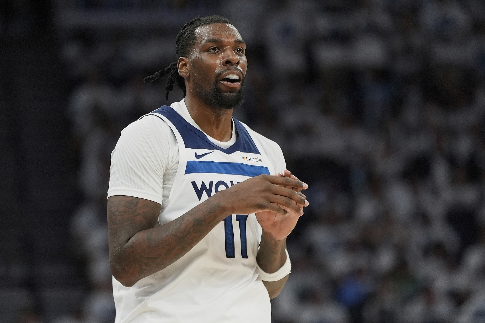 杨曦皓:学习里德在场上的移动方式和进攻选择 他的空间感特别好