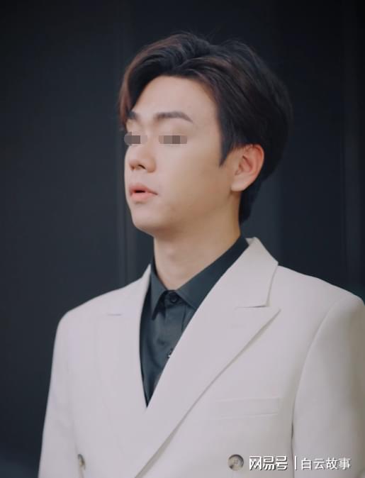 全球总决赛直播-女人退休1年仍在公司食堂用膳,公司突然遇到难处,女人:我来吧