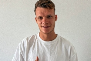 电竞赛程-奥格斯堡官方:脑震荡球员费尔豪尔已出院,祝愿早日康复!