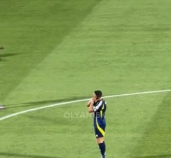 1723966619383070013.gif 游戏下注-讽刺队友又被对手嘲讽 再次丢冠的C罗有点不好过