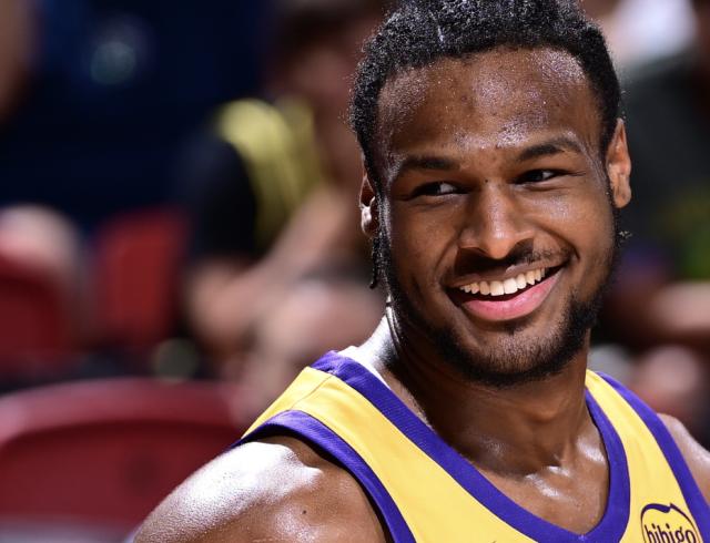 游戏下注-湖人全员陪太子读书！詹姆斯坦言新季目标并非冲冠