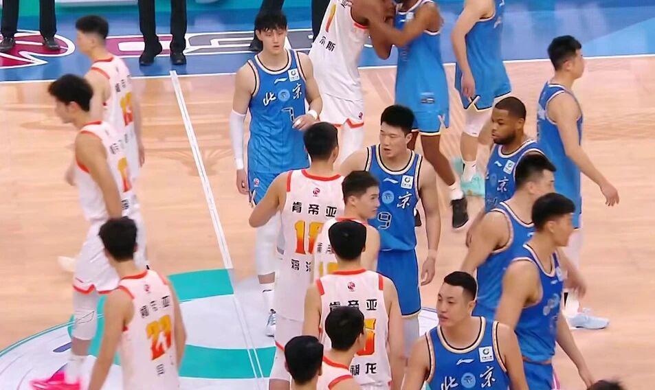 CBA连连爆冷！上海不敌深圳，辽宁山西完败，北京广厦险险过关！