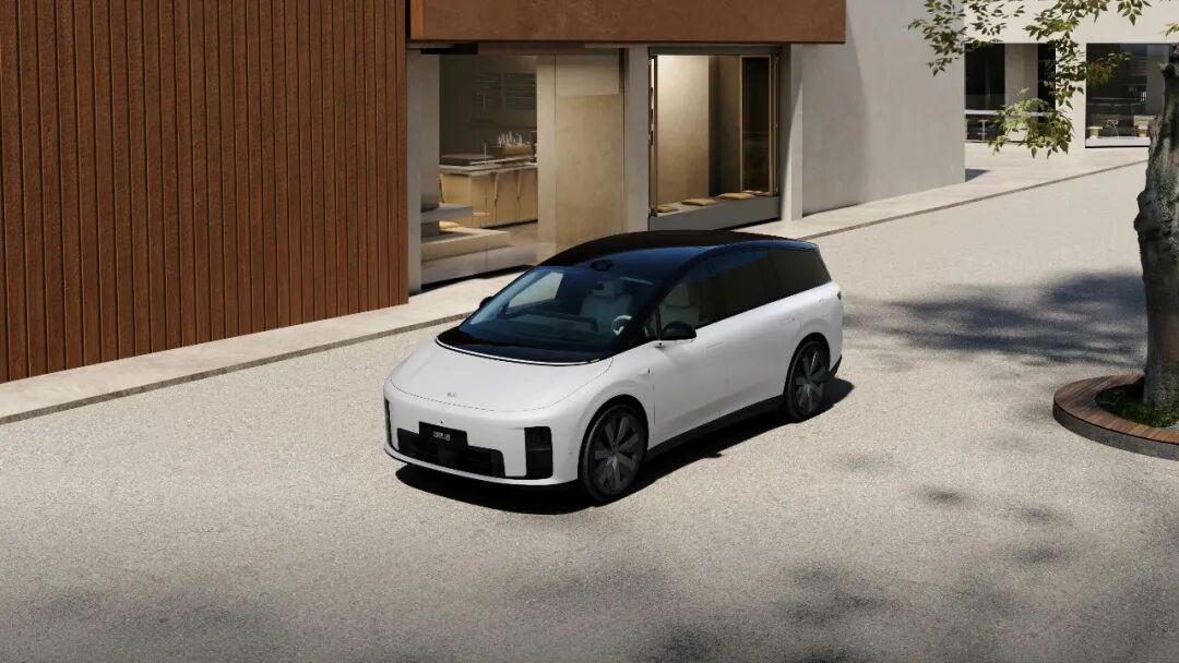 电竞赛程-销量暴跌19%，理想汽车想靠内卷增程自救